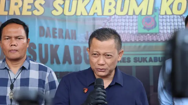 Kasat Reskrim Polres Sukabumi Kota, AKP Bagus Panuntun saat diwawancara penanganan kasus bullying terhadap korban siswa SD di Kota Sukabumi, (Liputan6.com/Istimewa).