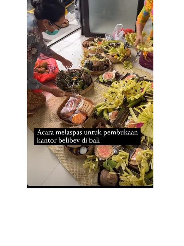 Buka Bisnis Baru di Bali, Ini 6 Potret Nafa Urbach saat Jalani Upacara Melaspas