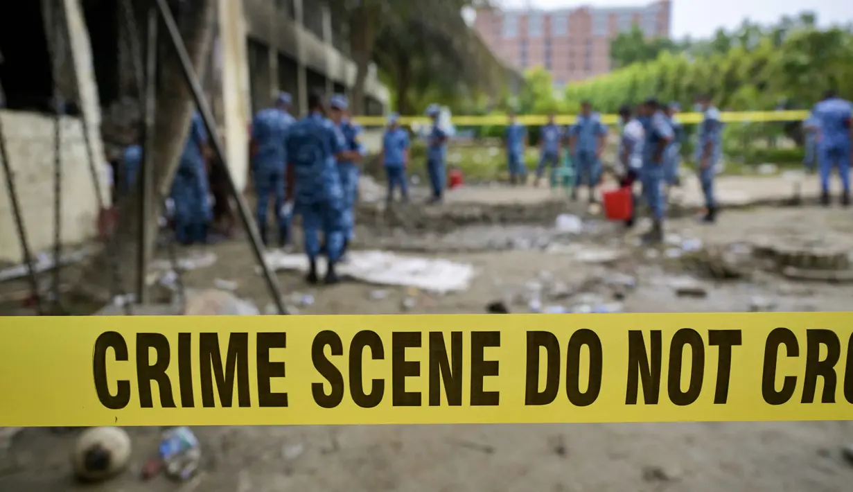 Sementara ada 171 orang dilaporkan mengalami luka-luka akibat insiden tragis ini. (MUNIR UZ ZAMAN/AFP)