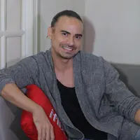 Meski ditengah kesibukannya, Ashraf mengaku kalau istrinya masih bisa menyempatkan untuk selalu berkumpul dengan keluarganya. (Andy Masela/Bintang.com)