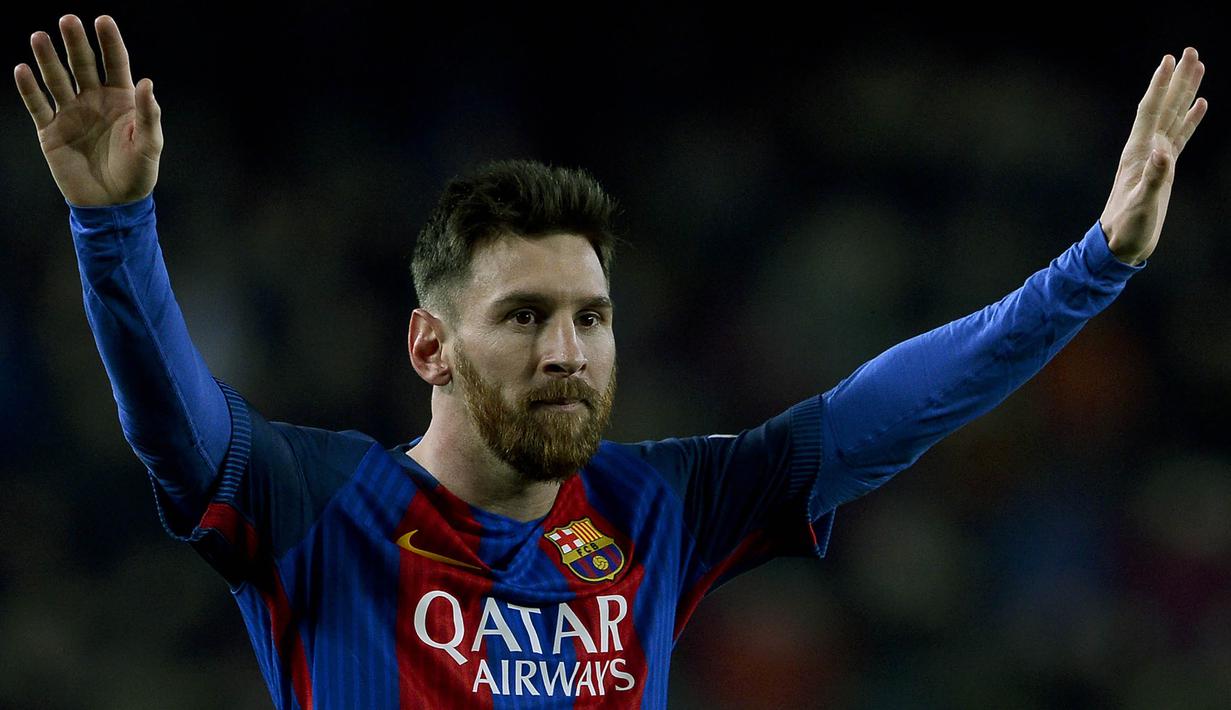 Bintang Barcelona, Lionel Messi, merayakan gol yang dicetaknya ke gawang Espanyol pada laga La Liga di Stadion Camp Nou, Barcelona, Minggu (18/12/2016). (AFP/Josep Lago)