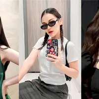 Ayu tampak memesona dengan rambut lurus digerai, ditambah rambut palsu warna pink senada pada setiap sisi rambutnya. [@ayutingting92]