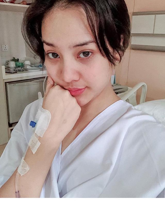 Gunakan Air Wudhu untuk Skincare, Ini 7 Potret Anya Geraldine Tanpa Makeup