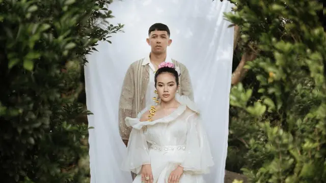 Segera Menikah, Ini 6 Potret Prewedding Yura Yunita dan Donne Maula