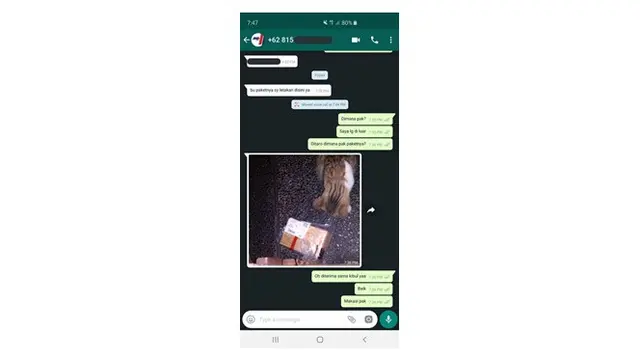 Obrolan Lucu Kurir Dengan Pelanggan Ini Bikin Senyum-Senyum