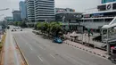 Kondisi lalu lintas di kawasan Jalan Thamrin, Jakarta, Sabtu (1/6/2019). Sejumlah ruas jalan rawan macet di Ibu Kota saat ini terpantau lengang dan lancar. (Liputan6.com/Faizal Fanani)