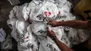 Sejumlah sembako murah disiapkan pada Pasar Murah Ramadan 2016 di kawasan Pasar Benhil, Jakarta, Minggu (5/6/2016). Pasar Murah Ramadan 2016 berlangsung dari 31 Mei hingga 5 Juli mendatang. Liputan6.com/Faizal Fanani)