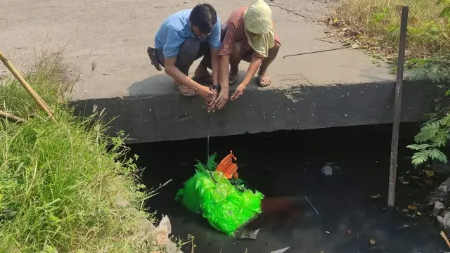 Penemuan mayat di got dekat Pos Polisi Trosobo, Taman, Sidoarjo, (Istimewa)