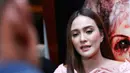 Pemeran dalam film 'Eiffel I'm in Love' itu membantah jika film The Doll disamakan dengan film 'Annabelle'. Film lama yang juga mengangkat kisah boneka berambut pirang. (Adrian Putra/Bintang.com)