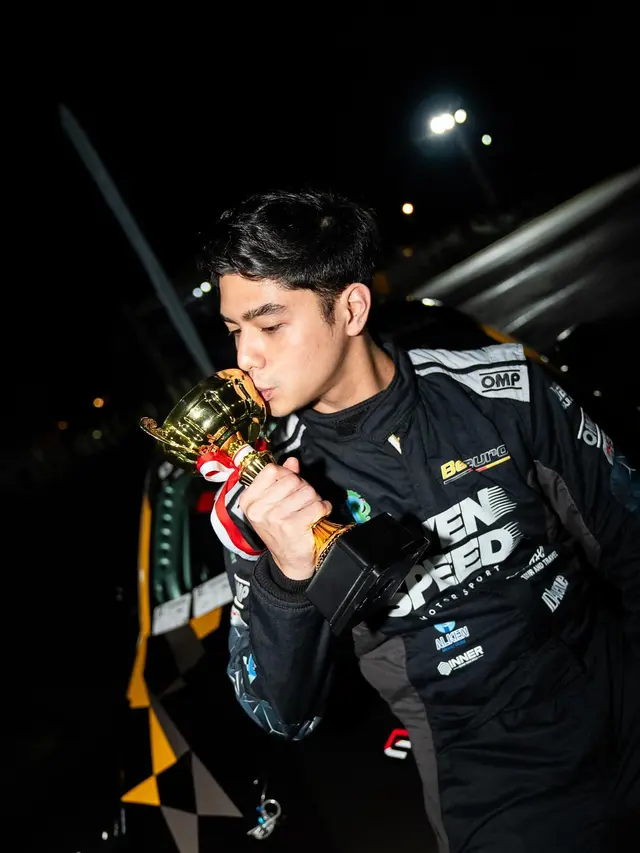 7 Potret Al Ghazali Raih Juara 3 Ngedrift, Peluk Mesra Alyssa Daguise Jadi Sorotan