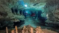 Apa yang mereka temukan di dinding gua diyakini dapat membantu ilmuwan memecahkan misteri yang tersimpan 500 tahun. (Doc: Travel and Leisure)