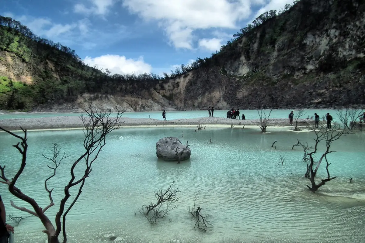 Menyingkap Pesona Keindahan Kawah Putih Ciwidey Bandung