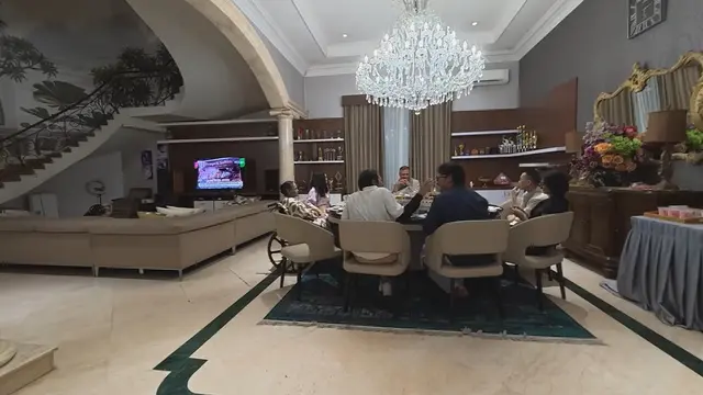 Potret Ruang Makan Rumah Kris Dayanti