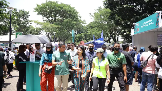 Kunjungan Sandiaga Uno di Festival Jajanan Bango 2022