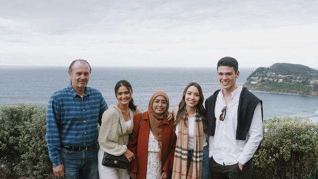 Rayakan Ultah ke-22, Ini 6 Momen Amanda Rawles Kumpul Bareng Keluarga