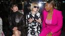 Anne Hathaway, Anna Wintour, Serena Williams di fashion show Michael Kors. (Foto: Charles Sykes/Invision/AP)