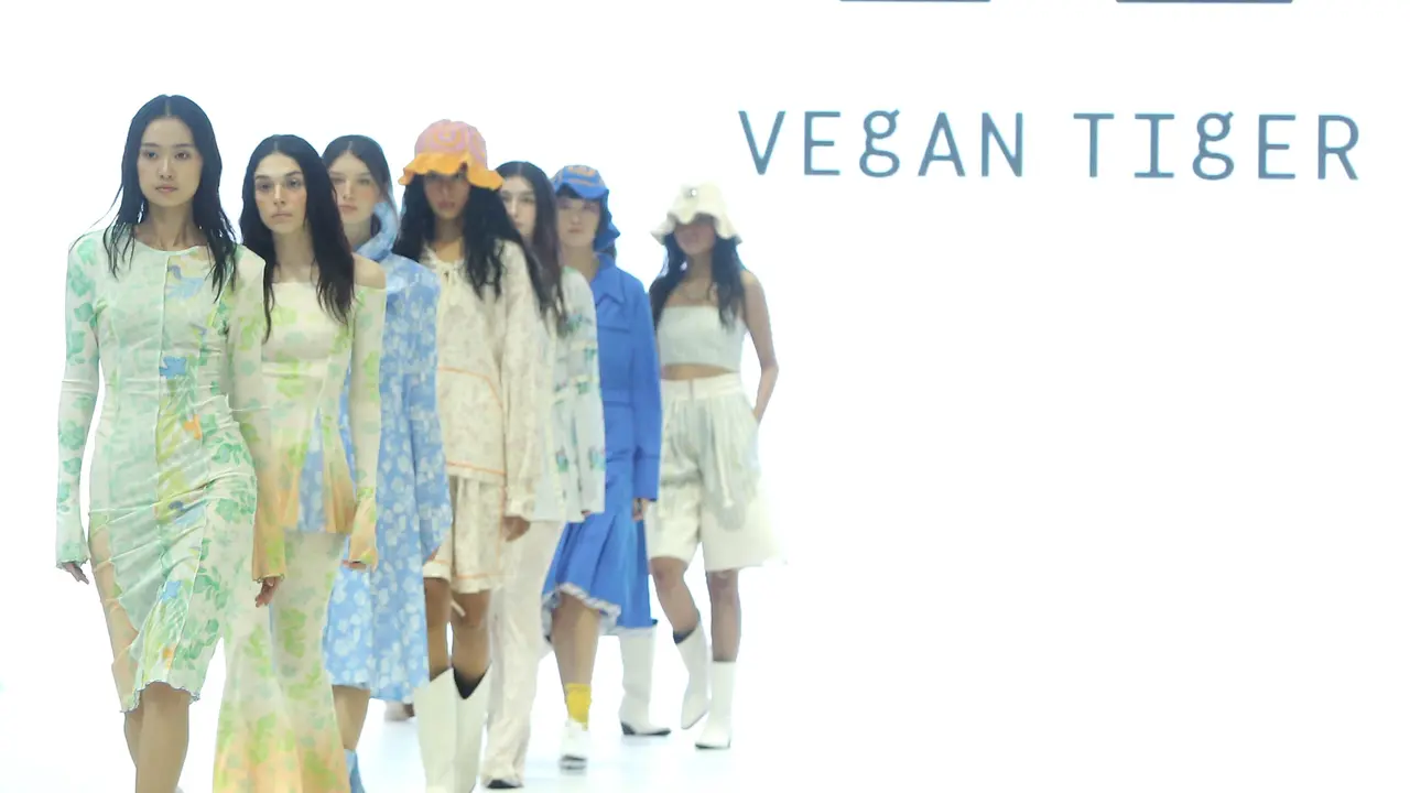Desainer Korea Selatan Hadirkan Busana Vegan di Jakarta Fashion Week 2024