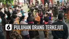Ada-ada saja yang dilakukan para penabuh gamelan ini karena membuat kaget puluhan orang yang sedang asyik berdiri.