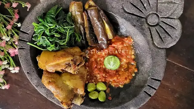 Resep sambal tempong khas Banyuwangi, Jawa Timur. (dok. Cookpad @tinahandara)