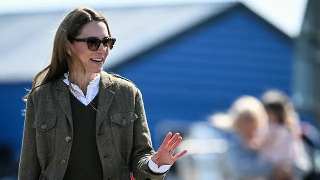 Kacamata Hitam Kate Middleton Curi Perhatian Selama Kunjungan ke Skotlandia