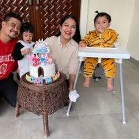 Kahiyang Ayu dipuji karena merayakan ulang tahun anaknya secara sederhana di rumah (Instagram @ayanggkahiyang)