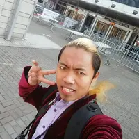 Ingat Bajindul? TKI di Korea Selatan yang kocak ini baru saja menikahi kekasihnya lho! Sama siapa ya? (Sumber Foto: Instagram/gokilabisbajindul)