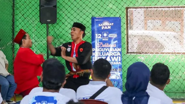 Ratusan warga yang tergabung dalam Paguyuban Keluarga Betawi Jakarta Utara mendeklarasikan dukungannya terhadap Partai Amanat Nasional (PAN). (Istimewa)