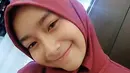 Member JKT48 yang punya slogan senyuman semanis karamel ini kian terlihat cantik dengan berhijab. Fans dari Freya pun memuji Freya saat tampil berhijab. Kecantikan Freya inilah yang membuatnya kian disukai fans JKT48. (Liputan6.com/Twitter/Freya_JKT48)