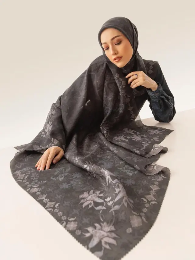 Zyta Delia x Adelia Pasha