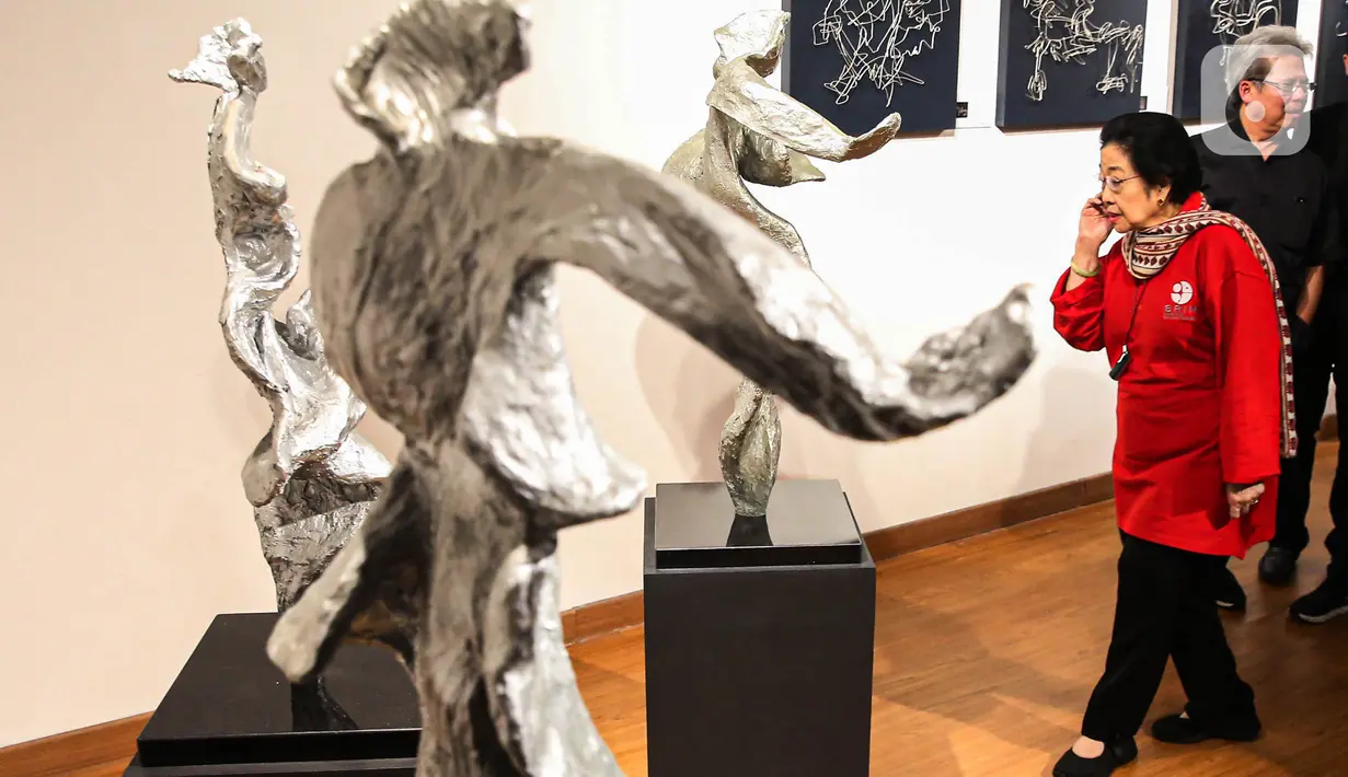 Melalui pameran 'Patung dan Aktivisme', Dolorosa mengajak semua pihak untuk Kembali melihat sejarah kelam bangsa yang terjadi di masa lalu yang hingga kini masih menjadi persoalan. (Liputan6.com/Angga Yuniar)
