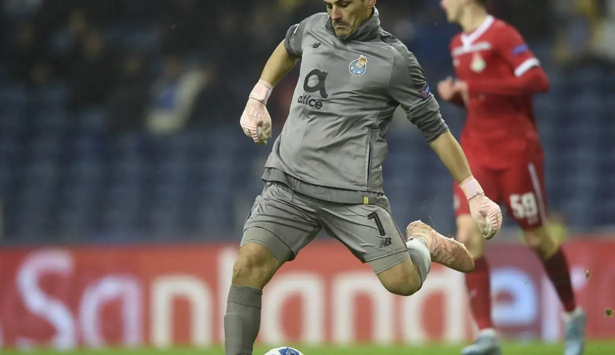 Namun berpeluang mengakhiri kariernya di dunia sepak bola. (AFP/Miguel Riopa)