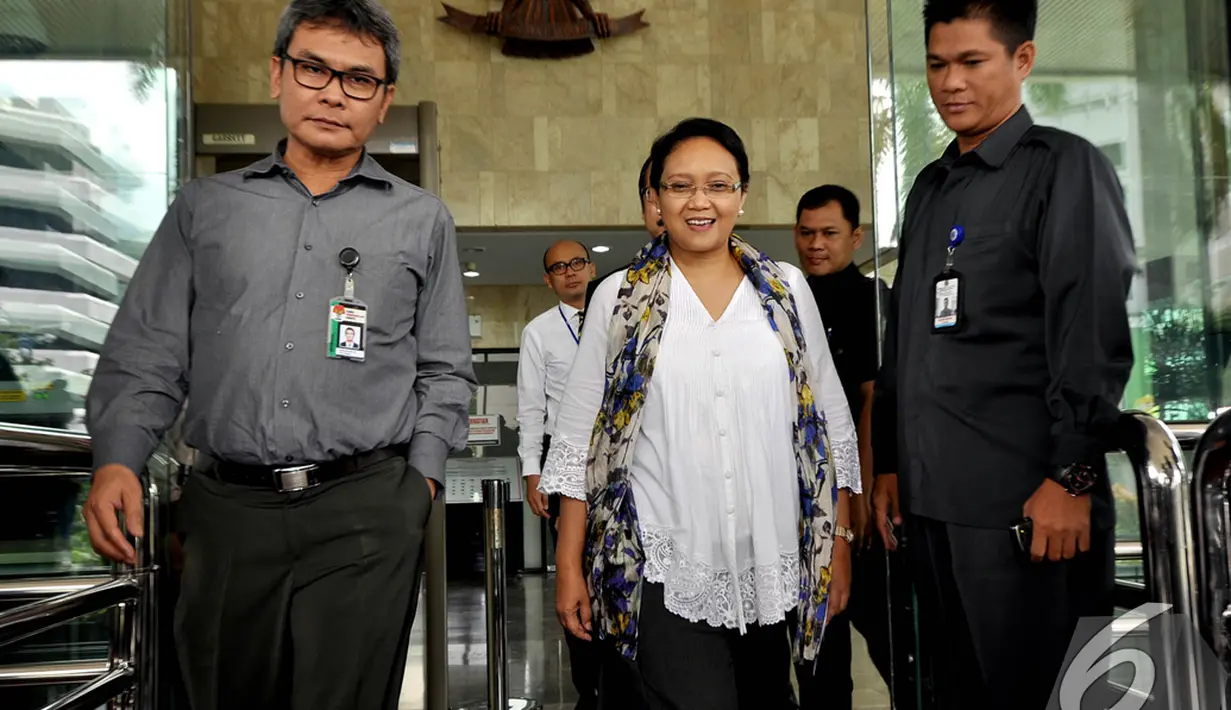  Menteri Luar Negeri, Retno Marsyudi mendatangi KPK untuk menyerahkan Laporan Harta Kekayaan Penyelenggara Negara (LHKPN), Jakarta, Kamis (4/12/2014). (Liputan6.com/Miftahul Hayat)