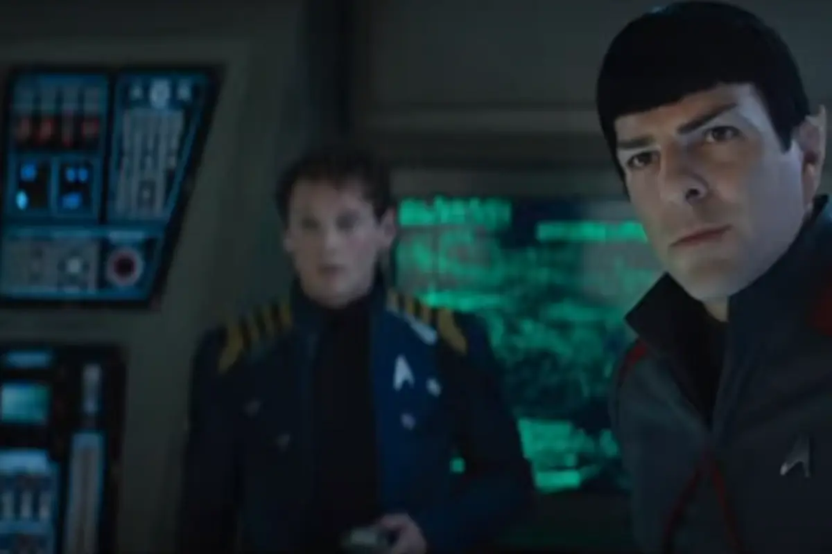 [Bintang] Star Trek Beyond