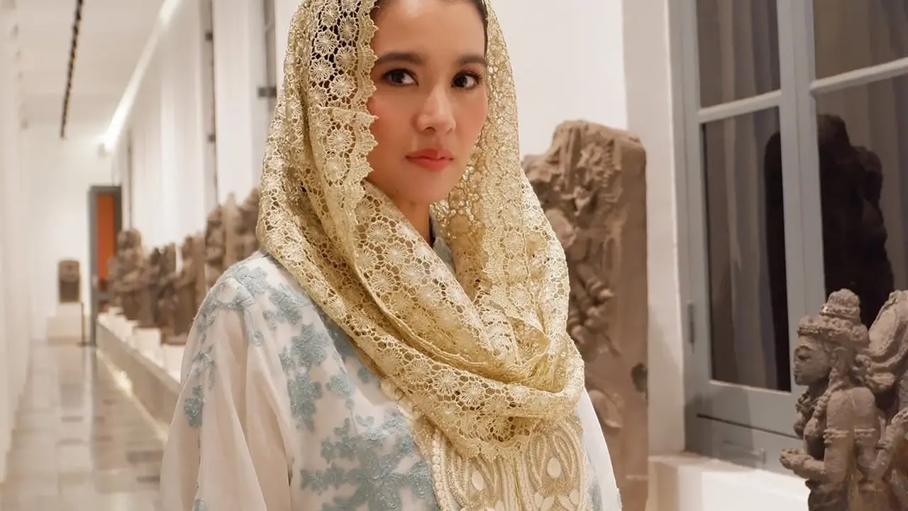 Vibes Lebaran, Marcella Zalianty Tampil Anggun dalam Balutan Modest Wear Saat Museum Date di Museum Nasional