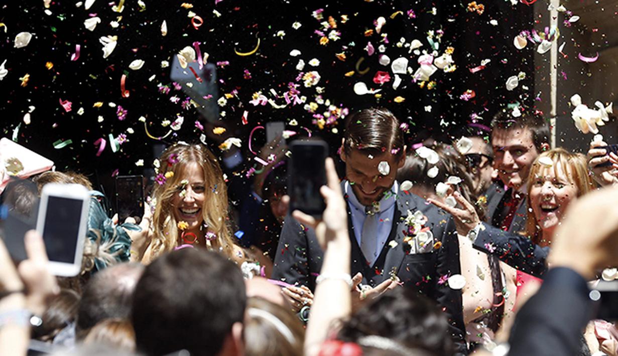 Fernando Llorente melaksanakan pernikahan di San Sebastian, Spanyol. (EPA/Javier Etxezarreta)
