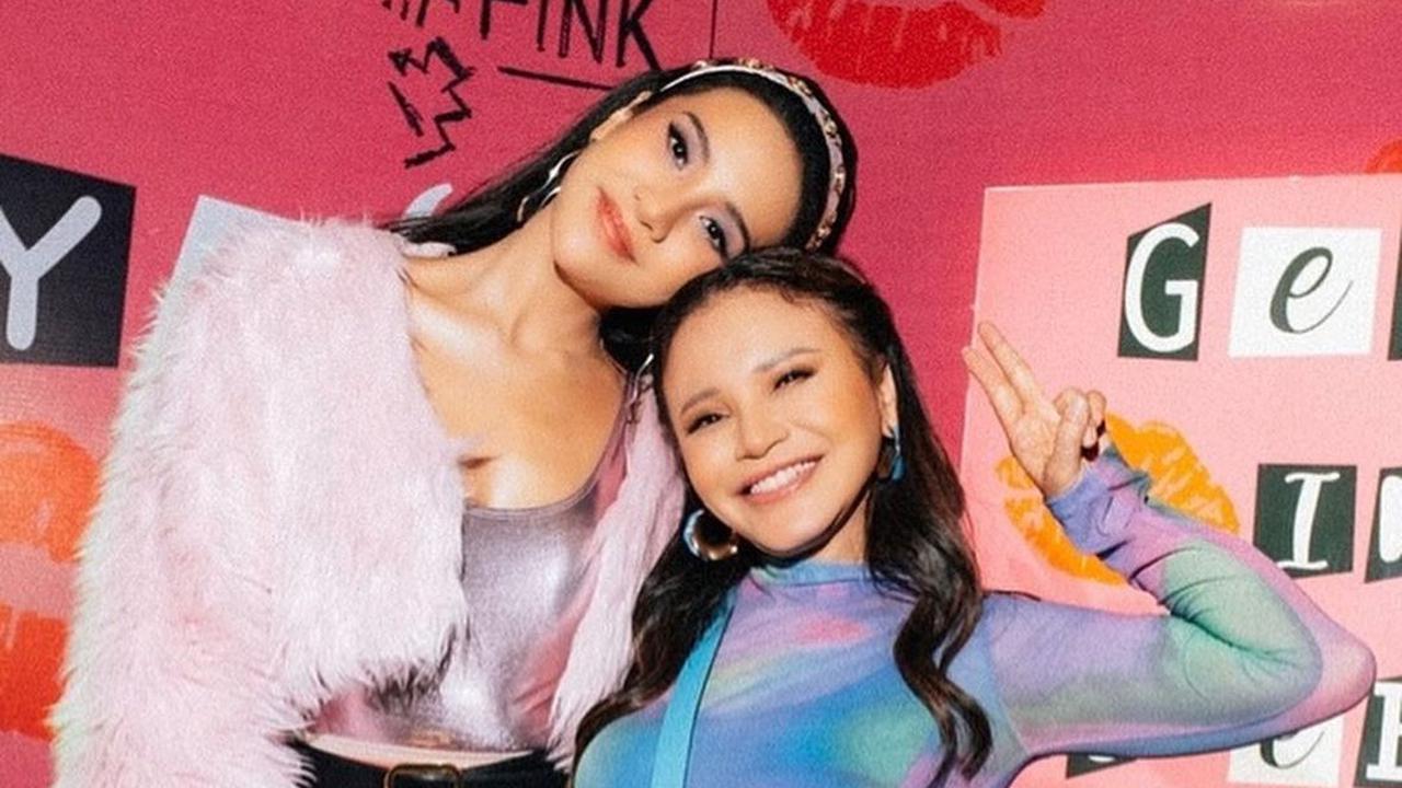 10 Inspirasi Gaya Retro ala Seleb di Pesta Ulang Tahun ke-28 Anya Geraldine, Luna Maya-Aaliyah Massaid