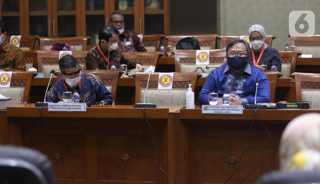 Menteri Riset dan Teknologi Bambang Brodjonegoro menghadiri  rapat kerja di ruang rapat Komisi XI DPR RI, kompleks parlemen, Jakarta, Rabu (3/2/2021).  Vaksin produksi dalam negeri itu saat ini tengah terus dikembangkan. (Liputan6.com/Angga Yuniar)