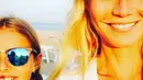 Apel Blythe Alison Martin. Chris Martin dan Gwyneth Paltrow memberi nama Apple karena Chris menyukainya. Lalu Blythe dan Alison merupakan penghormatan dari masing-masing ibu Chris dan Gwyneth. (via  instagram/@gwynethpaltrow)