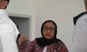 Wakil Kepala Badan Gizi Nasional (BGN) Bidang Komunikasi Publik dan Investigasi, Nanik Sudaryati Deyang saat menyidak dapur SPPG Banyudono, Ponorogo. (Dok. Istimewa)