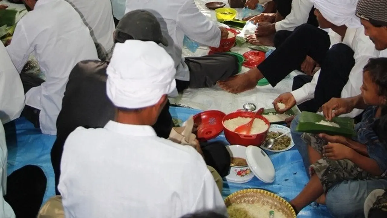 Upacara Adat Ngasa di Kampung Jalawastu