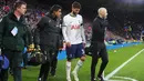 Pemain andalan Tottenham Hotspur, Rodrigo Bentancur masih berkutat dengan cedera sejak akhir musim lalu.
Gelandang berusia 26 tahun itu menjalani operasi menyusul cedera ACL yang dideritanya melawan Leicester dan bisa absen hingga November mendatang. (Photo by Geoff Caddick/AFP)