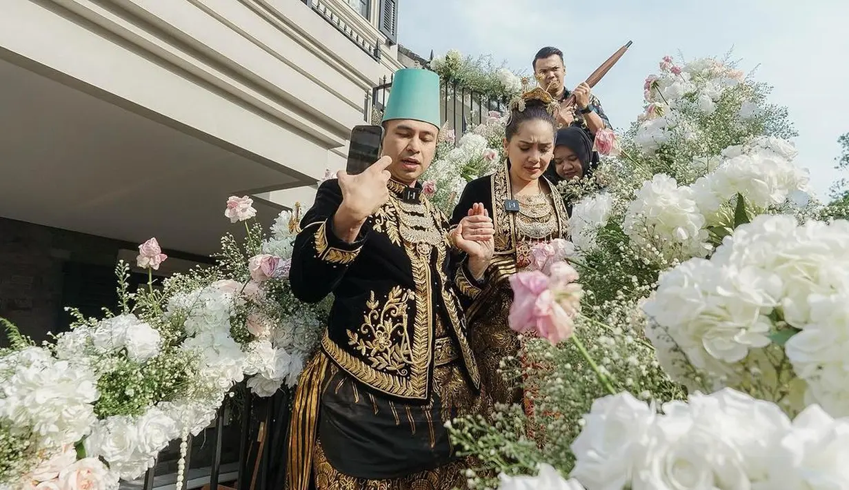 Tepat 17 Oktober kemarin, Raffi Ahmad dan Nagita Slavina sudah memasuki usia pernikahan ke-9. [@raffinagita1717/@erniaredberry]