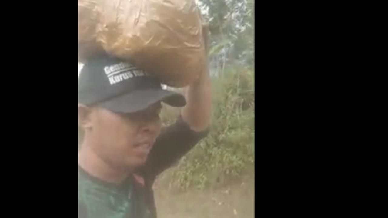 Perjuangan Manis Demi Cari Sinyal dan Antar Pesanan Online, Rela Tidur di Gardu dan Jalan Berkilo-kilo