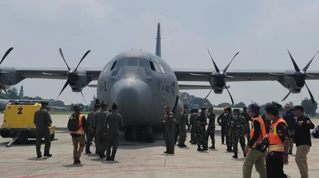 Panglima TNI Jenderal Agus Subiyanto mengirimkan sejumlah alat untuk menurunkan barang bantuan dari ketinggian dengan metode airdrop ke pemerintahan Yordania yang bakal dikirimkan ke warga Gaza Palestina. (Tim News).