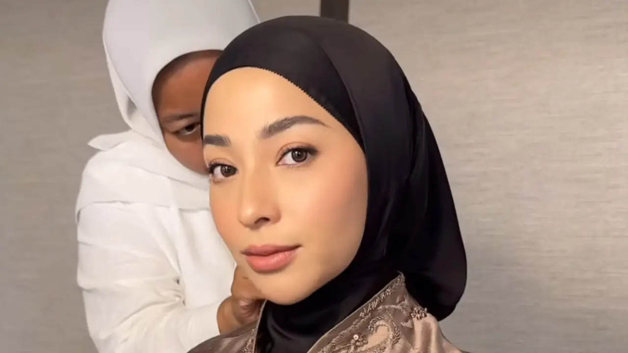 Makeup Nikita Willy saat open house lebaran 2026.