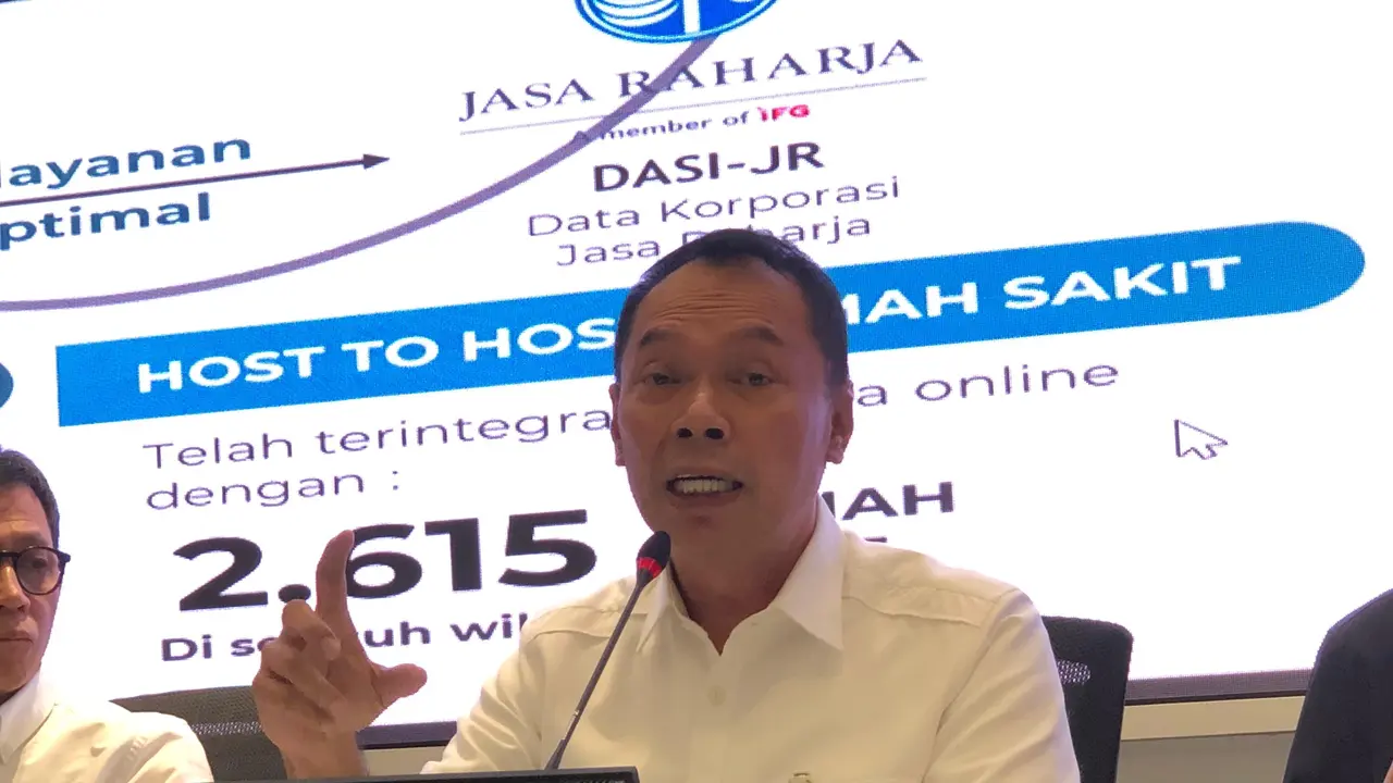 Direktur Utama Jasa Raharja Rivan A. Purwantono dalam konferensi pers Peran BUMN dalam mudik lebaran tahun 2024, di Kementerian BUMN, Rabu (27/3/2024). (Tira/Liputan6.com)