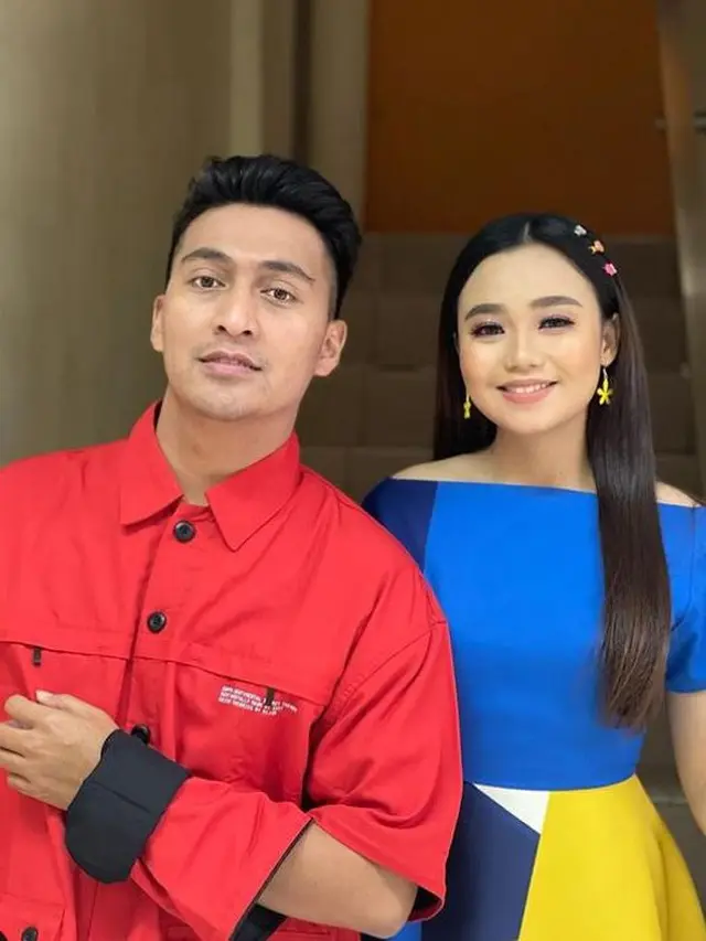 Jalani Pemotretan Bareng, Ini 6 Potret Kompak Aulia DA dan Kekasihnya