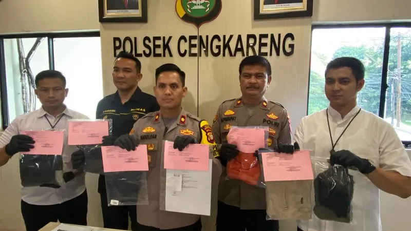 Polsek Cengkareng menangkap seorang pria inisial RN (40) atas tuduhan pemerasan kepada pengusaha minimarket di Jakarta Barat.