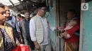 Dalam kunjungannya, Ridwan Kamil menyapa warga dan berdialog terkait kebutuhan serta permasalahan yang dihadapi masyarakat setempat. (Liputan6.com/Herman Zakharia)