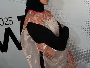 Paula Verhoeven memperlihatkan sejumlah foto di belakang panggung Jakarta Fashion Week 2025. (Foto: Instagram/ paula_verhoeven)